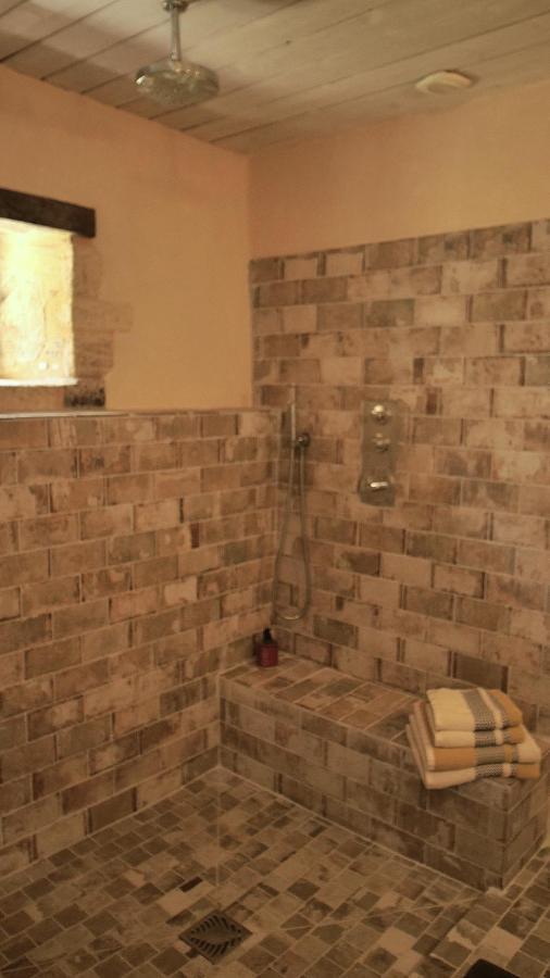 Le Clos Des Abeilles Ruch Bagian luar foto