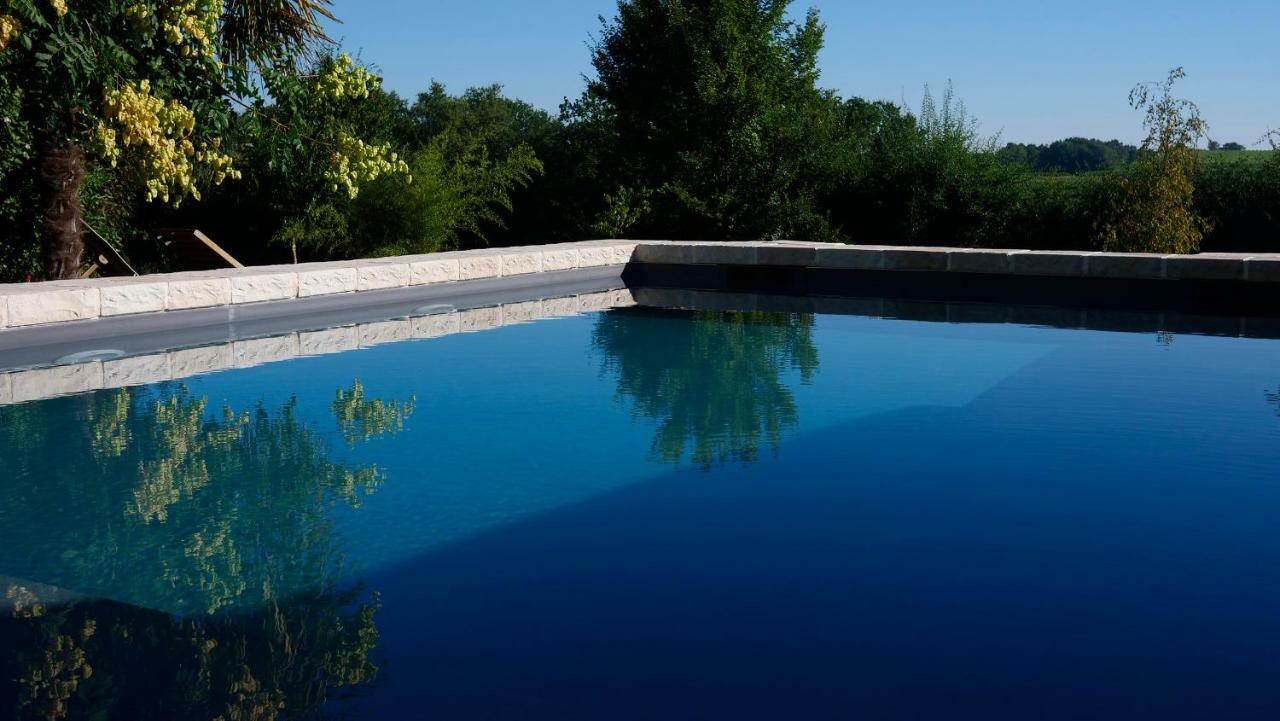 Le Clos Des Abeilles Ruch Bagian luar foto